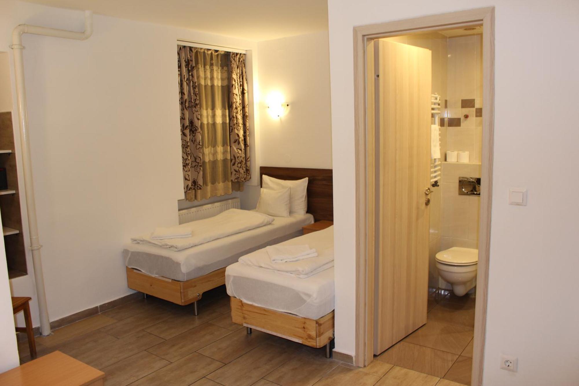 Esprit Hotel 3*