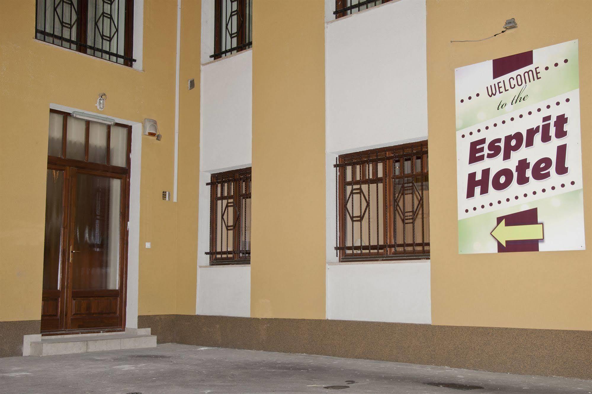 Esprit Hotel 3*
